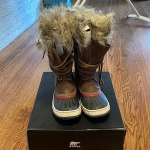 Sorel Joan of arctic winter boots 8.5